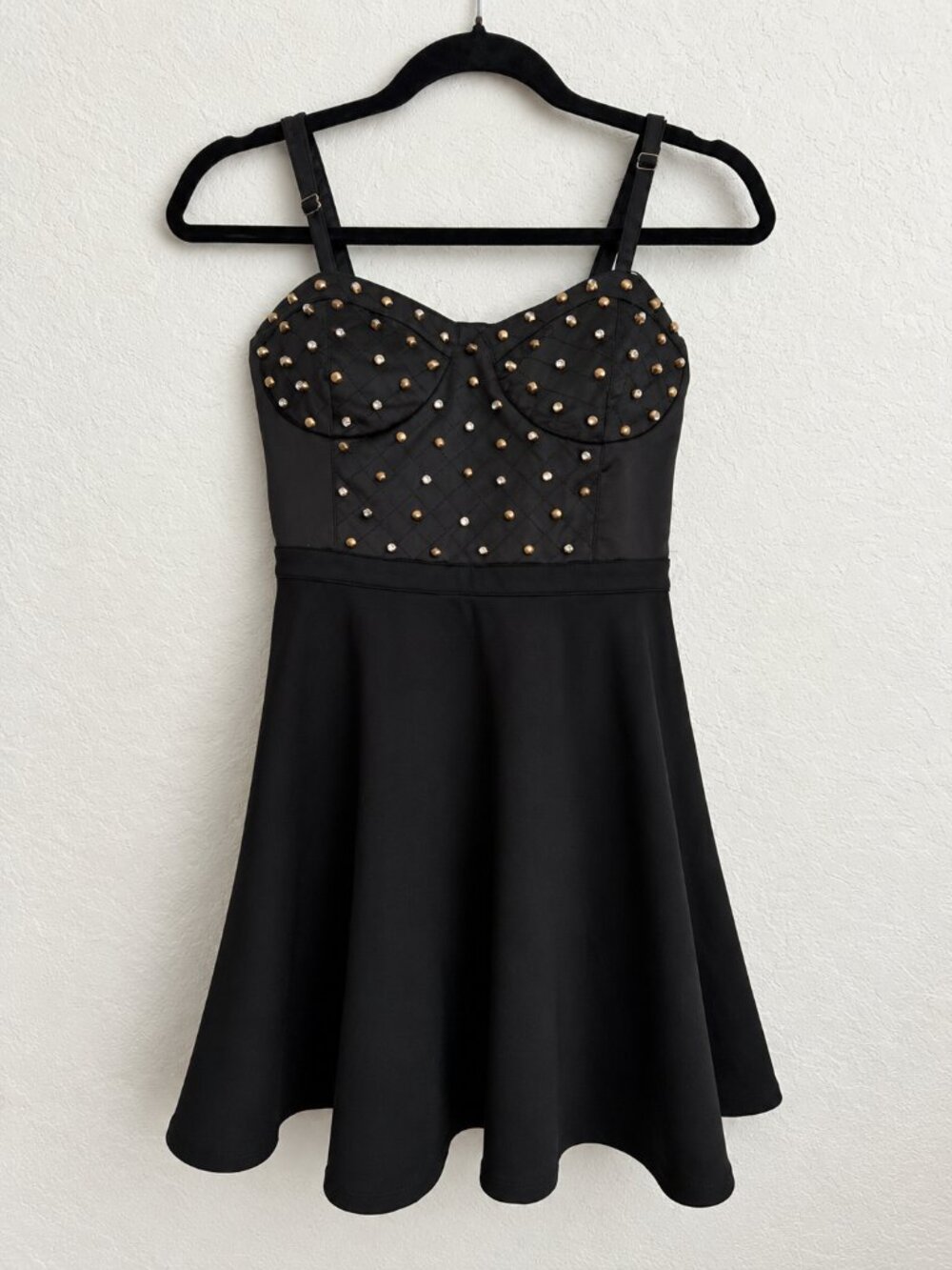 Sweetheart Rose M 8/10 Black Rhinestone Studded Party Dress.   (F)
